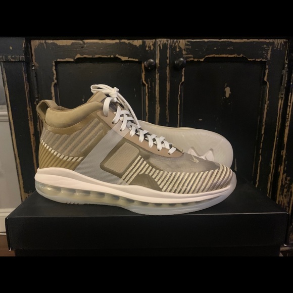 Lebron X John Elliott limited edition - Picture 2 of 3